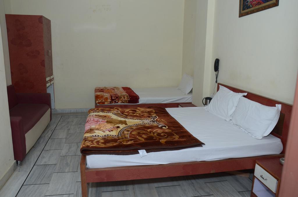 Oyo 15242 Hotel Rathi Palace Jaipur Bilik gambar