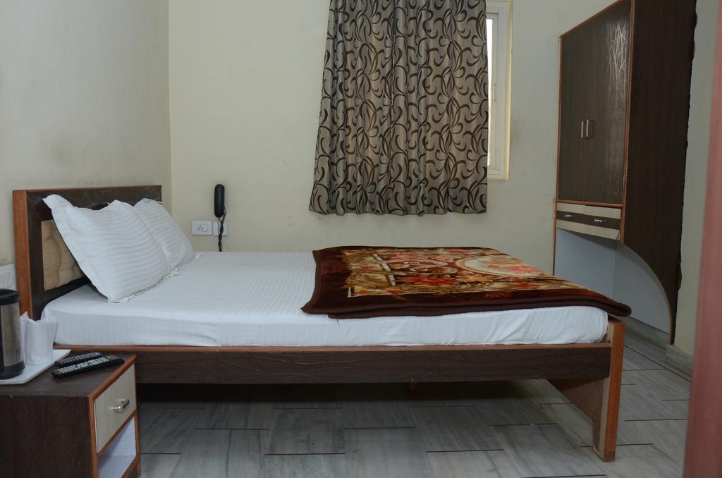 Oyo 15242 Hotel Rathi Palace Jaipur Luaran gambar